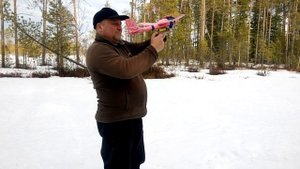 Пенопластовый самолетик VS петарда. Запуск модели на реактивной тяге ;-)