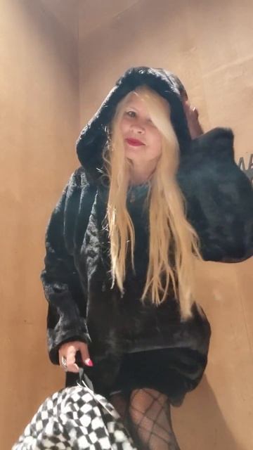 Outfit. Coat. Bag. смотреть онлайн