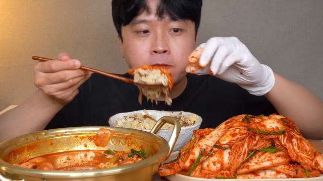 아내표 집밥🍚 햄폭탄 부대찌개 장조림버터밥 배추겉절이 요리 먹방 Spicy Sausage Stew & Kimchi ASMR MUKBANG REAL SOUND EATING SHOW