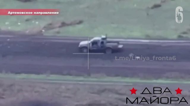 🗺️Константиновское направление
📹Кадры непростой боевой работы.
Блиндажи, бронетехника…🔽🔽🔽