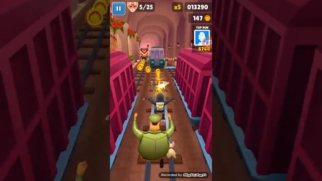 Убегаем от жирдяя который начался пончиков и от собаки колбасы смотреть онлайн