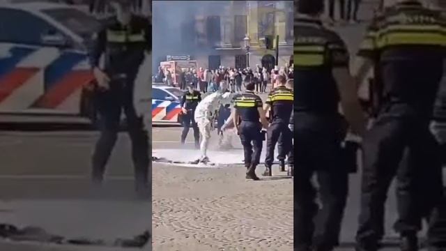В центре Амстердама взорвался автомобиль 🔞