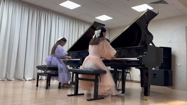 Маенкова Мирослава.Жулина Таисия