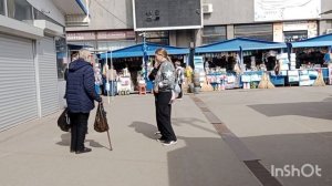 Цены на клубнику в Ейске на центральном рынке...
Чаепитие в кафэ...