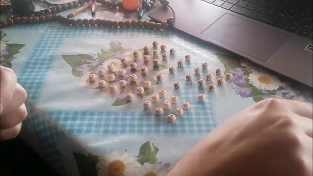 Браслет буквичный, с одной буквицей на одной бусине