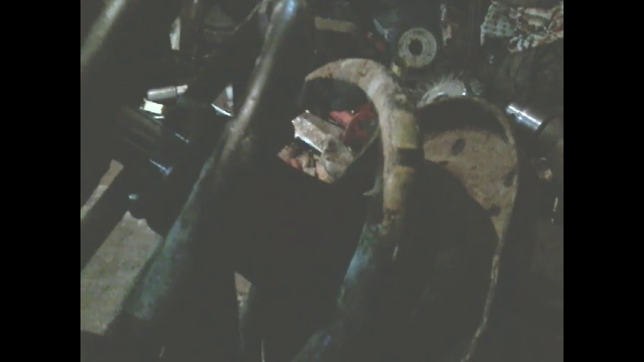 устранение шелчков в подвеске ауди B4 при отрыве колеса после ремонта смотреть онлайн