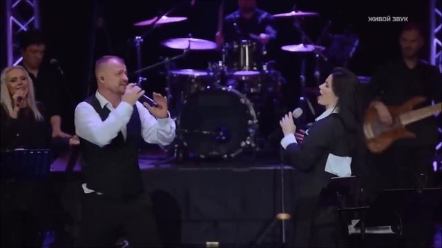 АЛЕКСЕЙ ПЕТРУХИН И ЕГО ЗРИТЕЛИ\ ВЕСЬ ЗАЛ КОНЦЕРТНЫЙ ЭНЕРГЕТИКОЙ ОН ЗАРЯЖАЕТ... смотреть онлайн