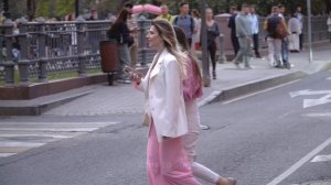 4K.A new walk with beautiful people in a cult place of the city.
