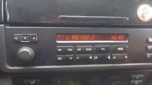 Штатная магнитола е39 касетная, настройка часов и радио.