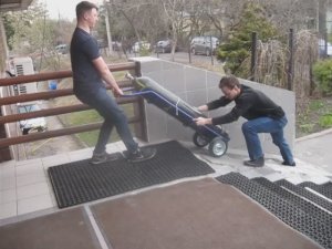 Электронная микроскопия - дело для крепких парней. Таких как Андрей и Константин