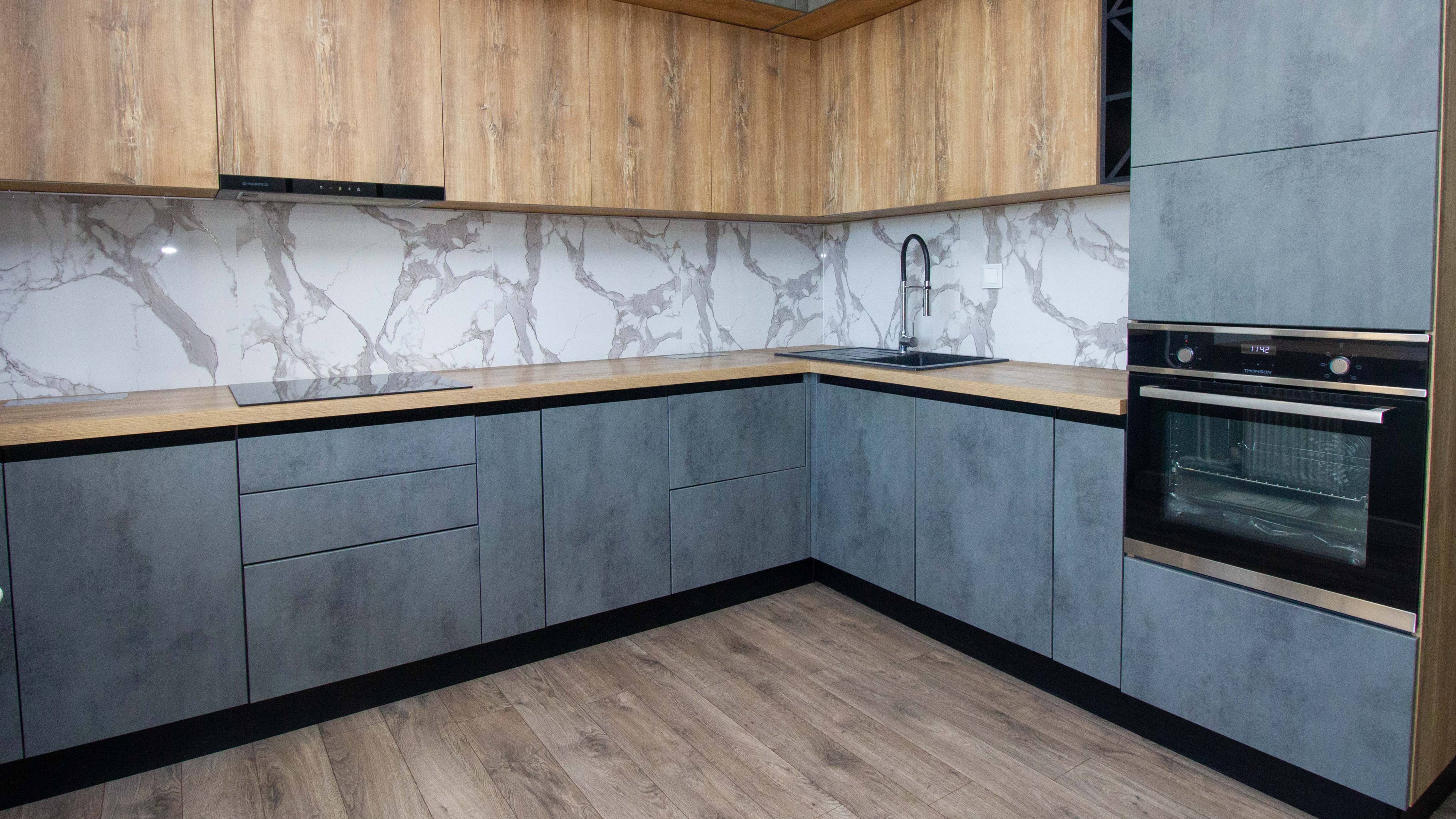 Квартира с дизайнерским ремонтом по последним трендам в новом кирпичном доме. смотреть онлайн