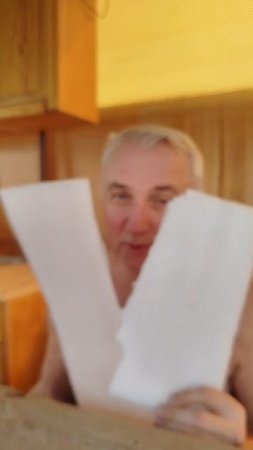 Стеснительный мужчина!