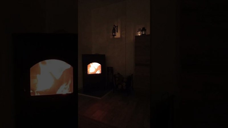 Одна из причин переезда в свой дом - тёплые вечера у камина. С наступлением зимы всех!❄️️