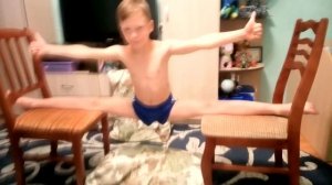 РАСТЯЖКА ШПАГАТА НА СТУЛЬЯХ НА ВЕСУ