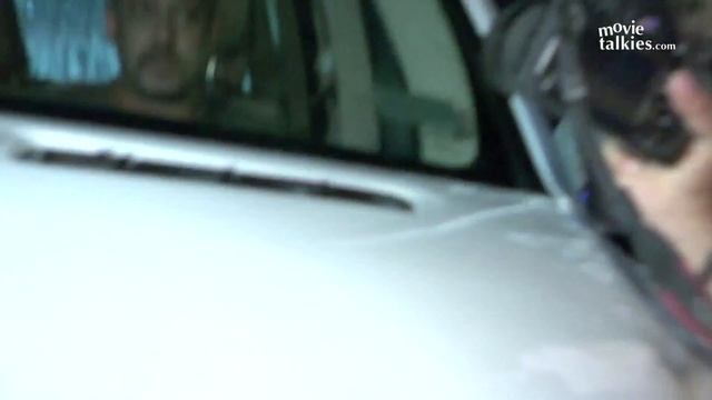 Spotted Salman Khan With Girlfriend Lulia Vantur Outside A Restaurant смотреть онлайн