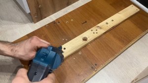 Вкручивание и выкручивнгие различных саморезов Аккумуляторной отверткой FIT SD-3.6RLi
