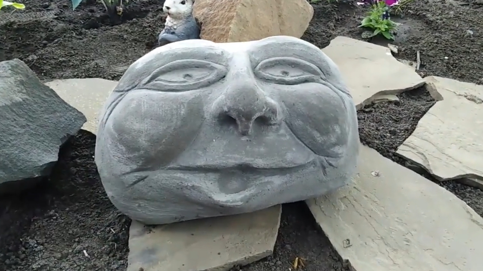 Как делать декоративный камень для сада из раствора.