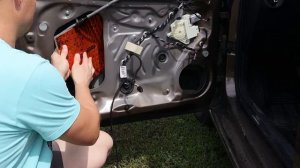 шумоизоляция передних дверей шкода рапид. sound insulation of Skoda Rapid front doors. Новичок