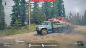 Пикап доставляется в авторемонтную мастерскую. дорога к холму по грязи.Эксклюзив.Original.