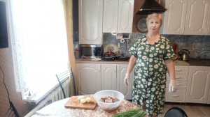 Женя очень хороший добытчик.