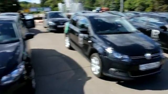 Милена Баукина. LR 4 года! Парковка автомобилей партнеров перед Лужниками. смотреть онлайн