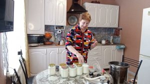 Топлёное молоко на хранение, взбила масло.