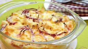 Запеканка из картофельного пюре, куриного филе и моцареллы