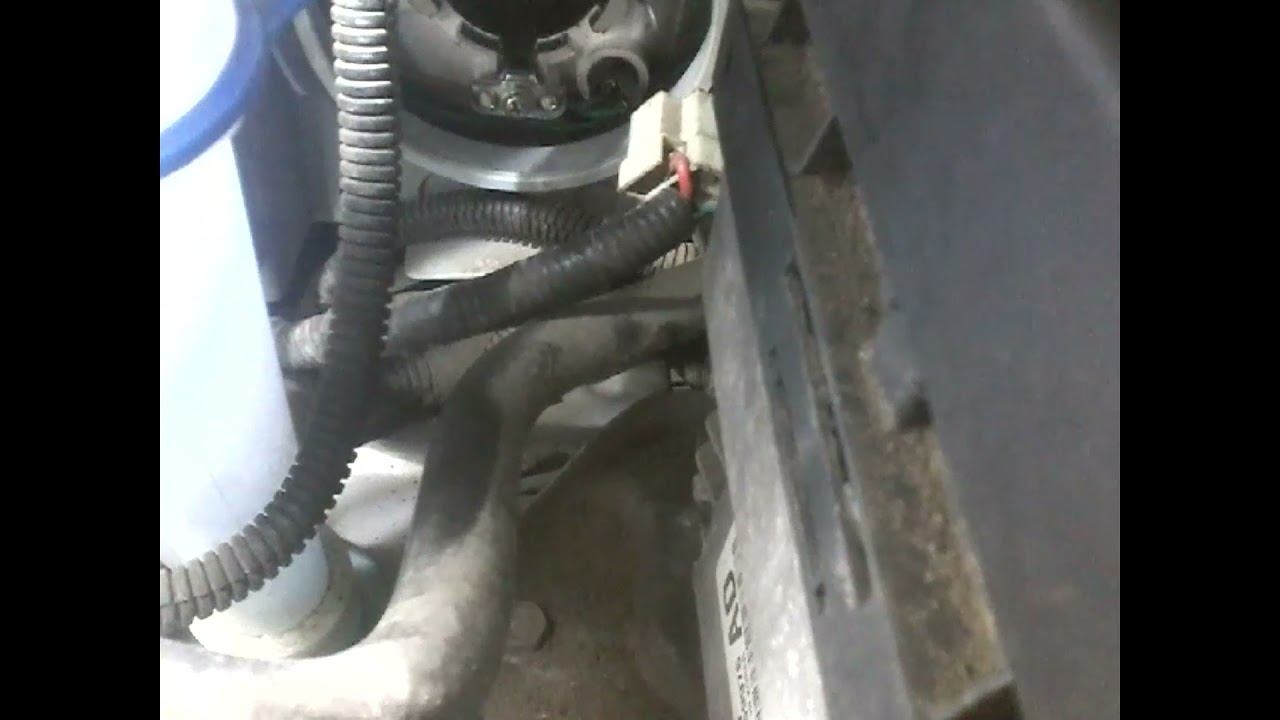 как поменять лампу в передней фаре CHEVROLET AVEO I +кат№ смотреть онлайн