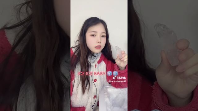 Огромные сосульки с улицы грызёт кореянка! смотреть онлайн