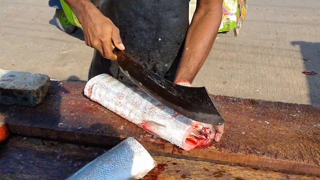 3Ft Long Barracuda Fish Cutting by Mr. Dulaj in Sri Lanka 🇱🇰 | ජිලාවා