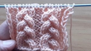 Узор косичка спицами.