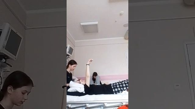 играем в красную дверь жёлтую дверь