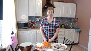 Рыбка под маринадом, вкусный батон.