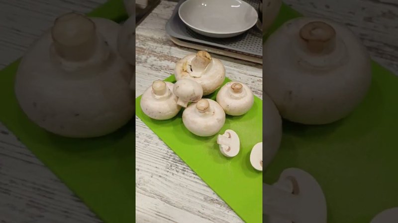 Лапша из домашней курицы и домашних шампиньонов)