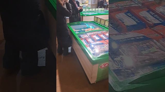 Личинки шелкопряда.В магазине.Жаохэ,Китай смотреть онлайн