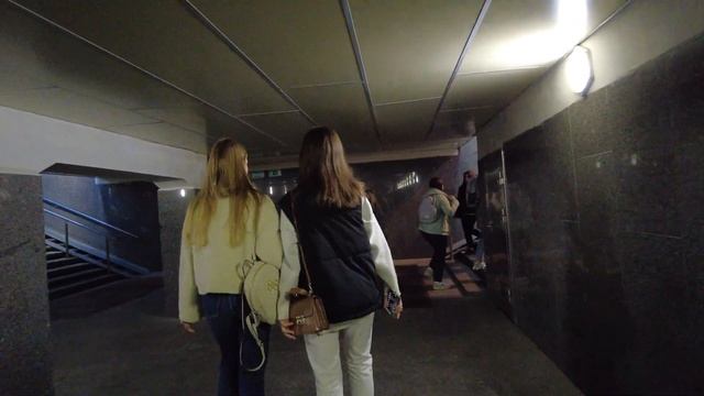 ✨🚶♂️ Москва пешком: волшебная прогулка по Никольской улице — почувствуй дух столицы! 🌟😍