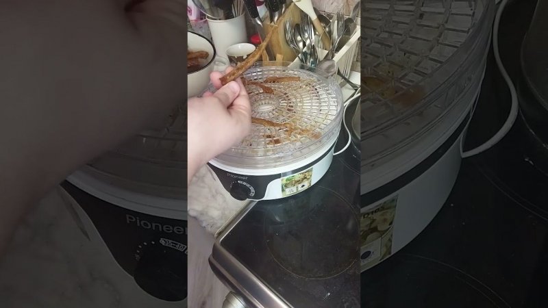 Получилось 400 грамм вкуснейшего минтая к пиву с перцем(но можно и без пива) #Сушилка #Дегидратор