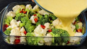 Когда жена приносит КАПУСТУ- готовлю этот УЖИН.Все в восторге от вкусного сочетания c ЛУКОМ и ЯЙЦОМ