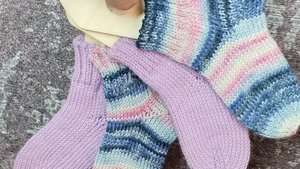 Носочки для малышей на вязальной машине