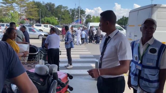МАДАГАСКАР, апрель 2024. Перелёт, миллионы и первое колесо. 1 СЕРИЯ