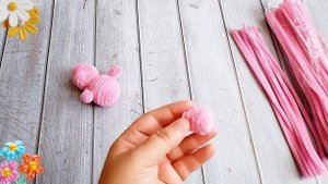 Хрюшка из синельной проволоки😍
Подробный МК