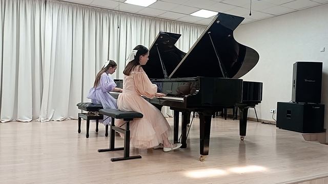 Маенкова Мирослава.Жулина Таисия .