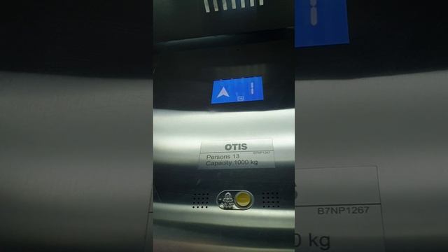 Необычные лифты OTIS в ТЦ Тау Галерея - г.Саратов.mp4