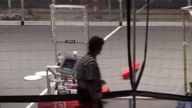 FIRST FRC 2013 SVR Quals 28 - Team 751 852 4171 vs. 1967 675 4765 смотреть онлайн