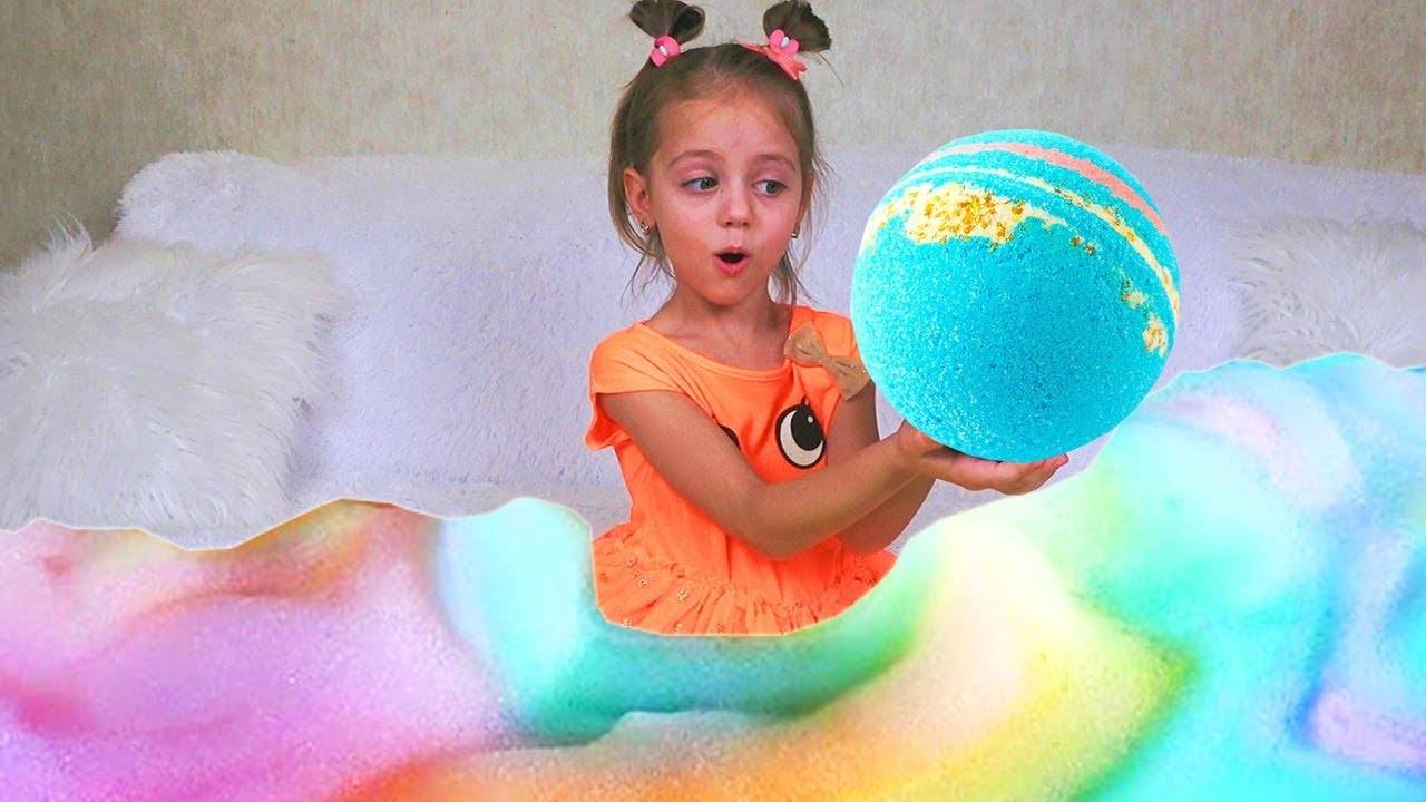 ДОМА Настя и мама устроили ПЕННОЕ шоу Водяные БОМБОЧКИ