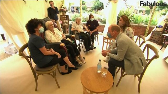 Prince William and Kate Middleton in fits of laughter from bingo calling critic смотреть онлайн