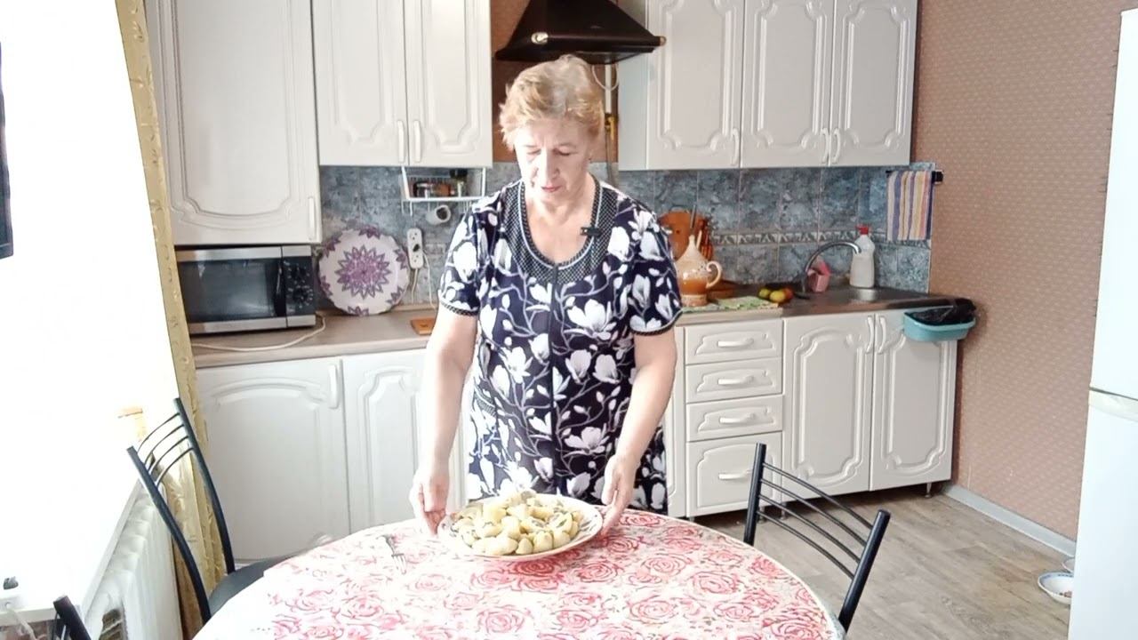 Быстрые пельмени, крашу бумажную лозу.