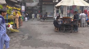 Daily Life in a Pakistani Street Market | 4K HDR Walking Tour Pakistan.