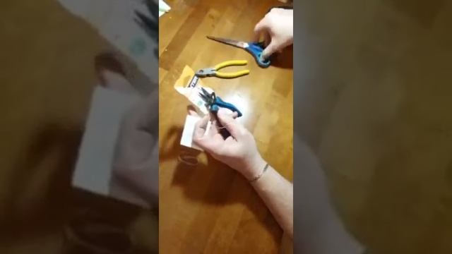 открытие плоскогубцев с пластиковой защелкой смотреть онлайн