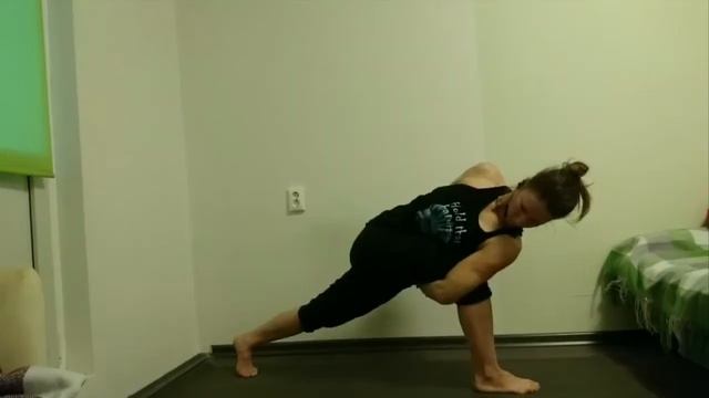 Yoga splits - нарезка со стрима смотреть онлайн